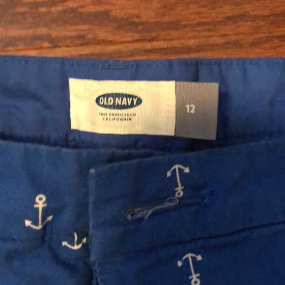 Women’s Shorts Size 12 - Picture 2 of 3